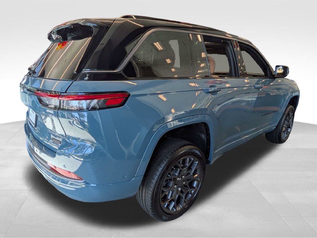 New 2027 Jeep Grand Cherokee Summit AWD/4WD image 4