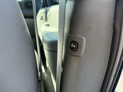 Used 2006 Dodge Grand Caravan SXT w/ Leather Interior Group FWD image 25