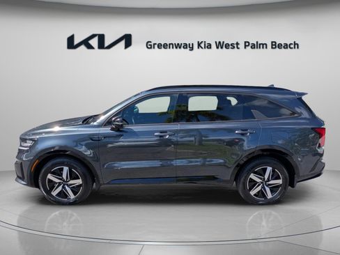 Used 2023 Kia Sorento S w/ Panoramic Sunroof Package FWD image 5