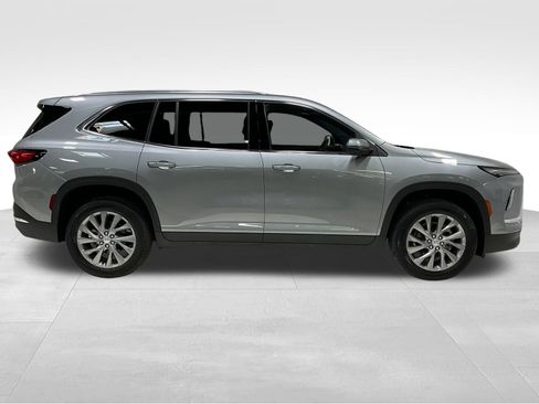 Used 2025 Buick Enclave Preferred AWD/4WD image 4