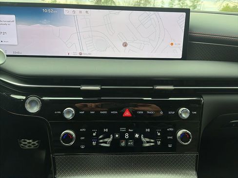 Used 2025 Genesis G80 3.5T Sport Prestige image 9