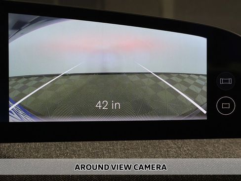 Used 2024 Lucid Air Touring image 7