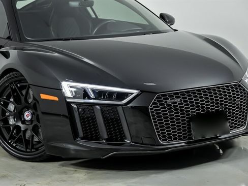 Used 2017 Audi R8 V10 plus AWD/4WD image 3