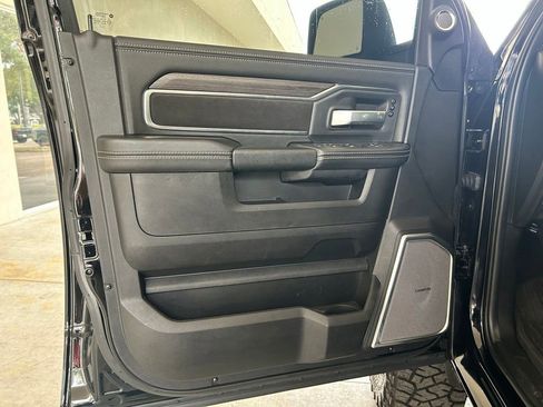 Used 2025 RAM 2500 Laramie AWD/4WD image 42
