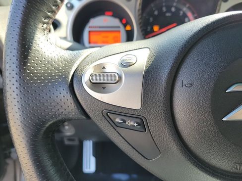 Used 2010 Nissan 370Z Touring w/ Sport Pkg image 15