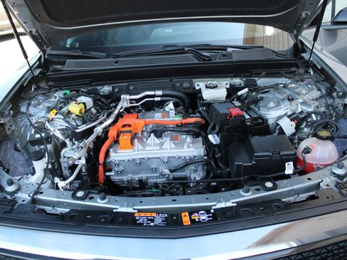 Used 2025 Cadillac Lyriq Sport AWD/4WD image 20