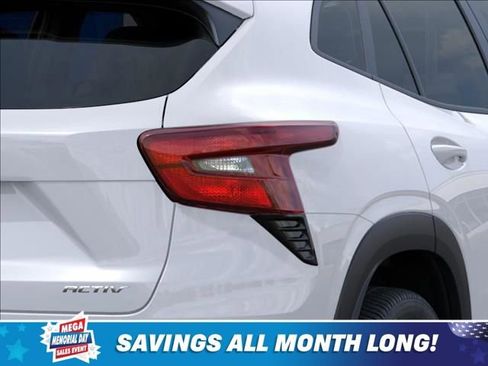 New 2026 Chevrolet Trax ACTIV w/ Sunroof Package FWD image 11