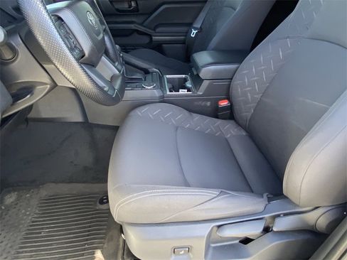 Certified 2025 Toyota Tacoma SR5 image 21