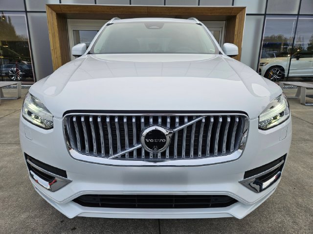 Used 2024 Volvo XC90 T8 Plus w/ Protection Package Premier AWD/4WD image 2