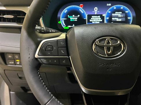 Certified 2025 Toyota Highlander Platinum image 21