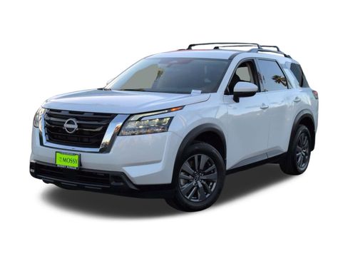Used 2025 Nissan Pathfinder SV image 1
