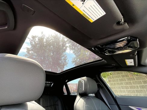 Used 2024 BMW i7 eDrive50 RWD image 23