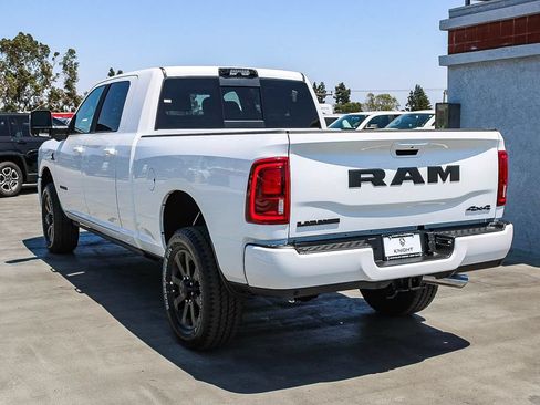 New 2026 RAM 2500 Laramie AWD/4WD image 7