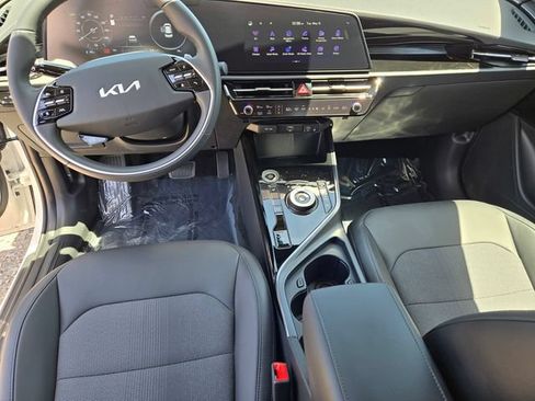 New 2026 Kia Niro Wind FWD image 18