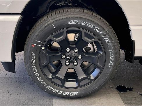 New 2026 RAM 1500 Express AWD/4WD image 14