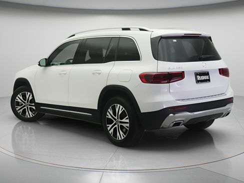 New 2026 Mercedes-Benz GLB 250 image 2