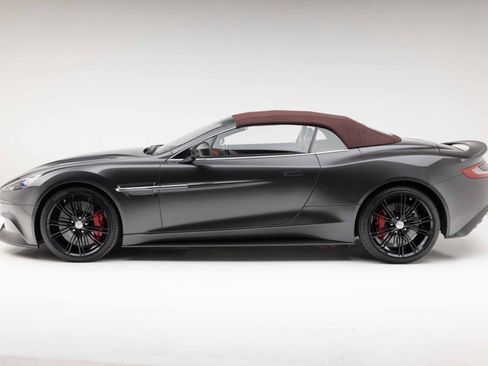 Used 2014 Aston Martin Vanquish Volante RWD image 28