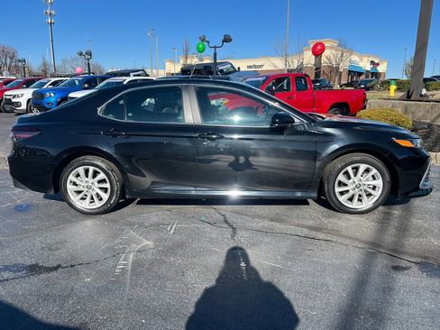 Used 2024 Toyota Camry LE image 4