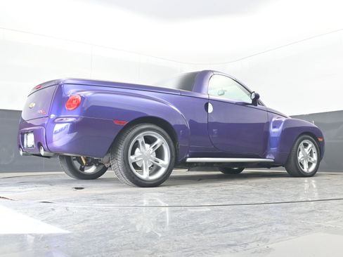 Used 2004 Chevrolet SSR w/ Preferred Equipment Group image 29