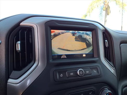 Used 2022 Chevrolet Silverado 2500 Custom w/ Custom Value Package image 13