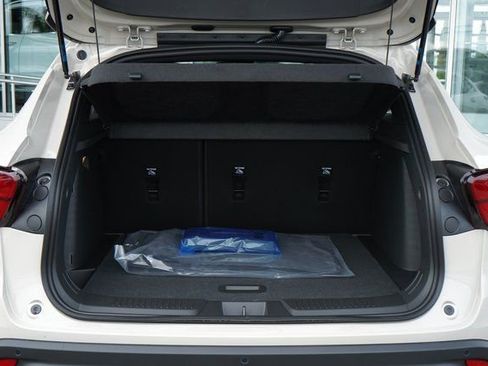New 2026 Chevrolet Trax RS w/ Sunroof Package FWD image 8