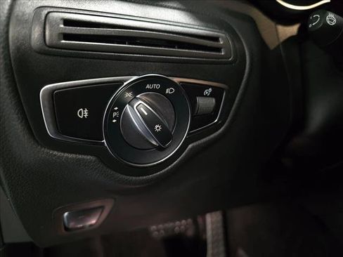 Used 2021 Mercedes-Benz GLC 300 4MATIC image 26