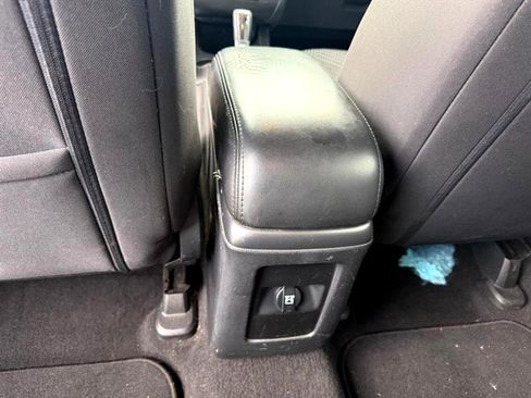 Used 2013 Dodge Journey SE image 24