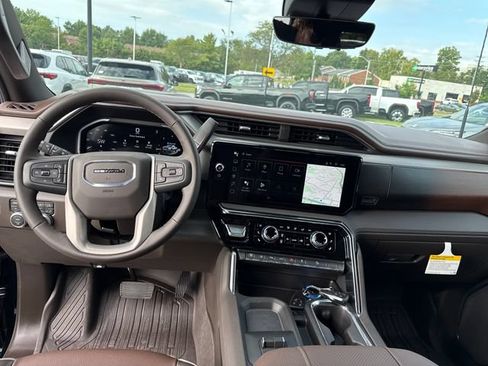 New 2026 GMC Sierra 2500 Denali w/ Denali Reserve Package AWD/4WD image 15