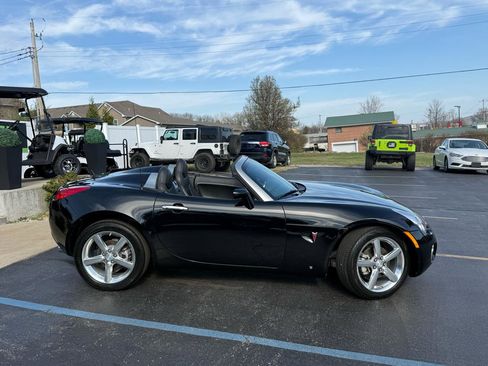 Used 2009 Pontiac Solstice Convertible w/ Premium Package RWD image 24