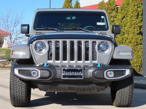 Used 2023 Jeep Wrangler Unlimited Sahara w/ Cold Weather Group image 19