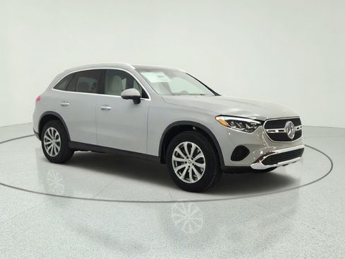 New 2027 Mercedes-Benz GLC 300 image 3