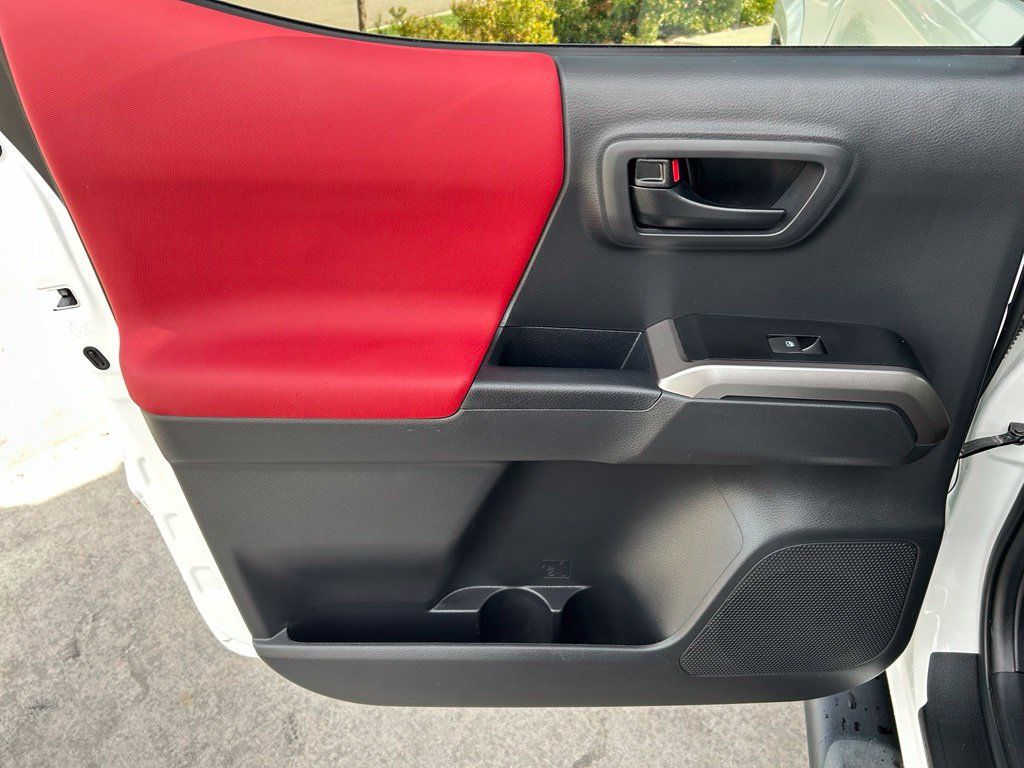 Used 2023 Toyota Tacoma SR5 AWD/4WD image 26