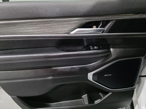 Used 2023 Jeep Wagoneer Series III w/ Preferred Equipment Group image 11