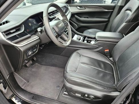 Used 2022 Jeep Grand Cherokee Limited 4xe image 16