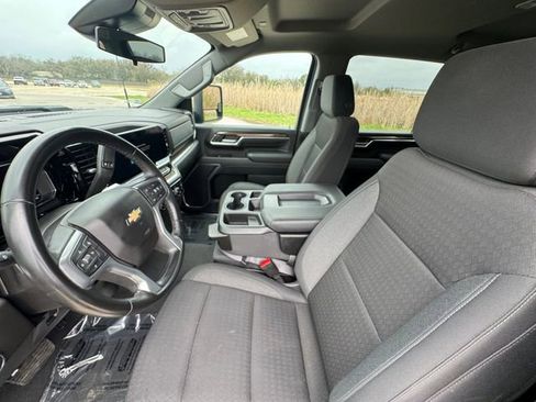 Used 2024 Chevrolet Silverado 2500 LT image 28