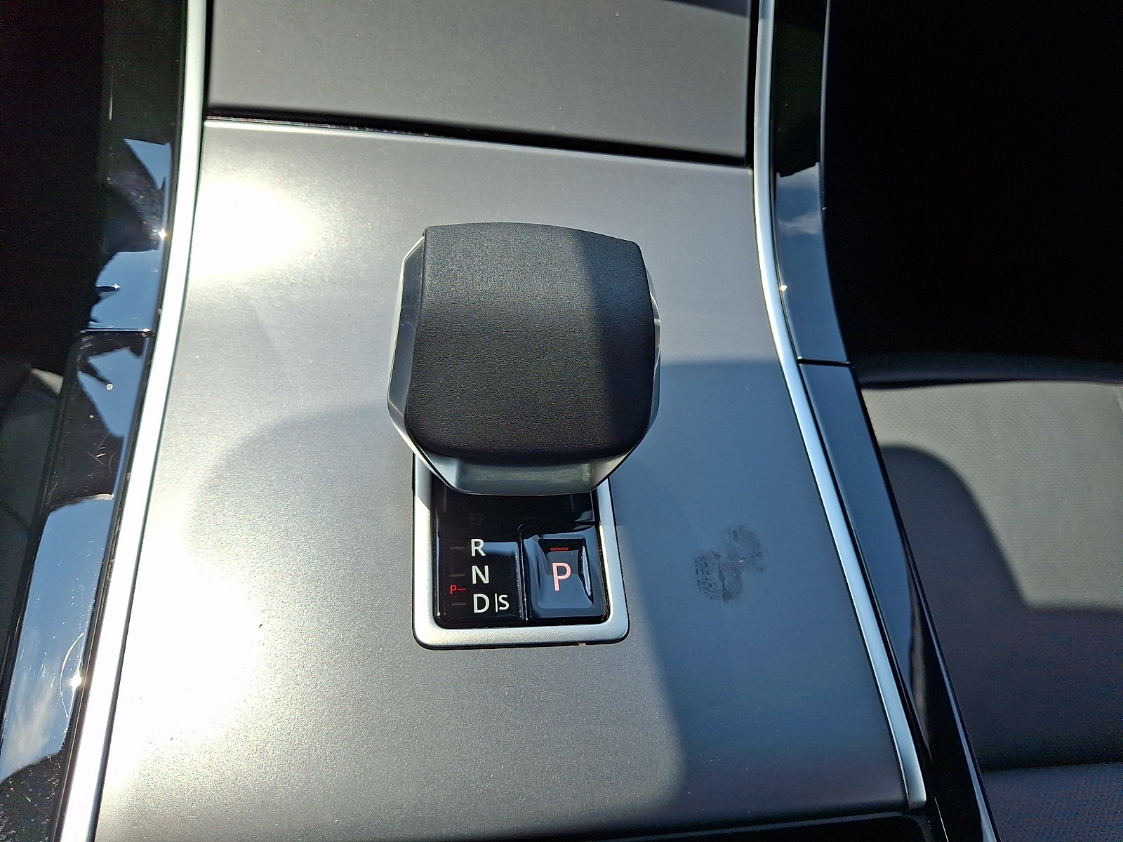 Used 2026 Land Rover Range Rover Velar S AWD/4WD image 15
