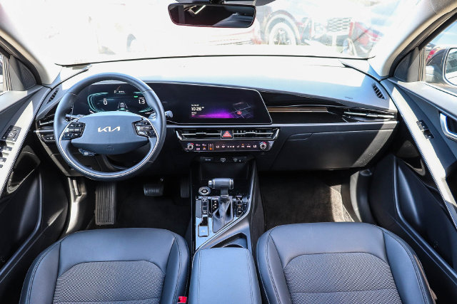 Certified 2025 Kia Niro EX FWD image 13