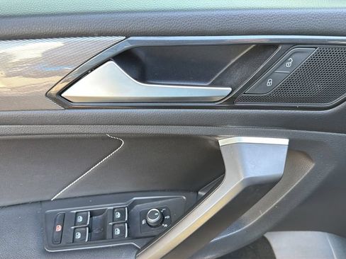 Certified 2022 Volkswagen Tiguan SE FWD image 21