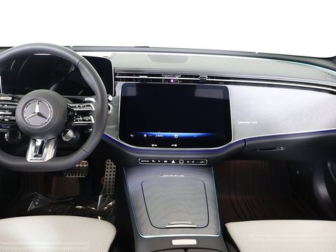 Used 2026 Mercedes-Benz E 53 AMG e 4MATIC Sedan image 41