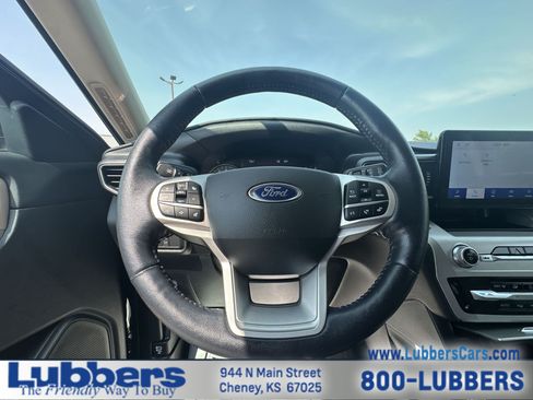 Used 2022 Ford Explorer XLT w/ Equipment Group 202A AWD/4WD image 14