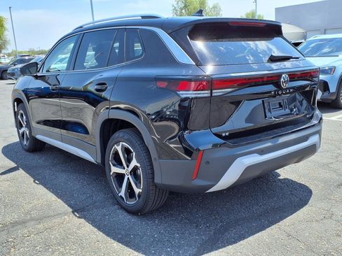 New 2025 Volkswagen Tiguan SE image 5