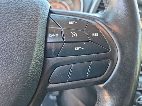 Used 2019 Jeep Cherokee Trailhawk w/ Cold Weather Group AWD/4WD image 27