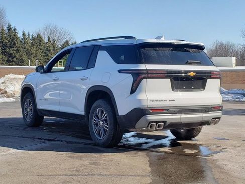 New 2026 Chevrolet Traverse LT w/ Driver Confidence Package AWD/4WD image 4