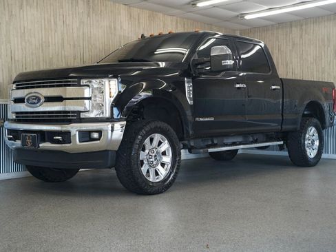 Used 2019 Ford F250 Lariat w/ Lariat Ultimate Package AWD/4WD image 4
