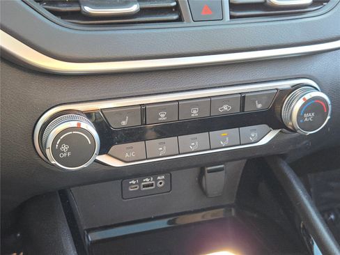 Used 2022 Nissan Altima 2.5 SV w/ SV Premium Package image 31