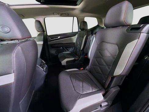 New 2026 Volkswagen Atlas Peak Edition AWD/4WD image 24