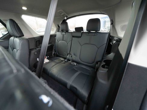 Used 2024 Honda Pilot Touring image 24