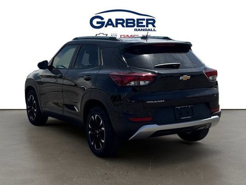 Used 2023 Chevrolet TrailBlazer LT FWD image 3
