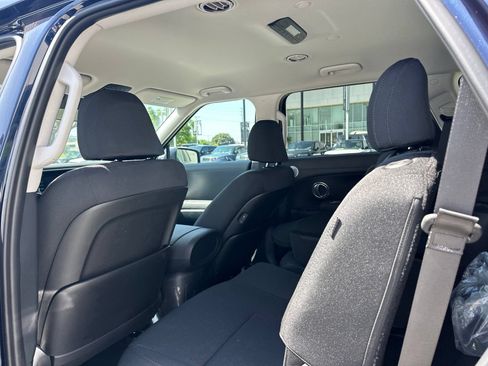 Used 2026 Hyundai Palisade SE FWD image 13