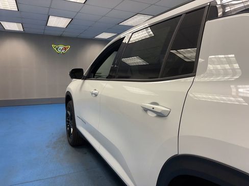 New 2026 Chevrolet Traverse LT w/ Driver Confidence Package AWD/4WD image 18
